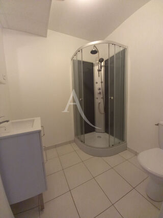  Appartement à louer 2 pièces 33 m²