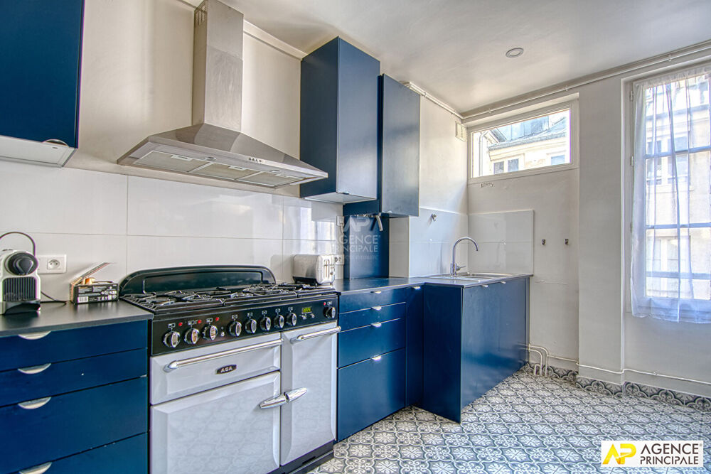 Vente Appartement Versailles Notre-Dame Avenue de St-Cloud - Appartement 5 pièces de 95 m² situé au 2ème étage d'un immeuble XVIIIème Versailles