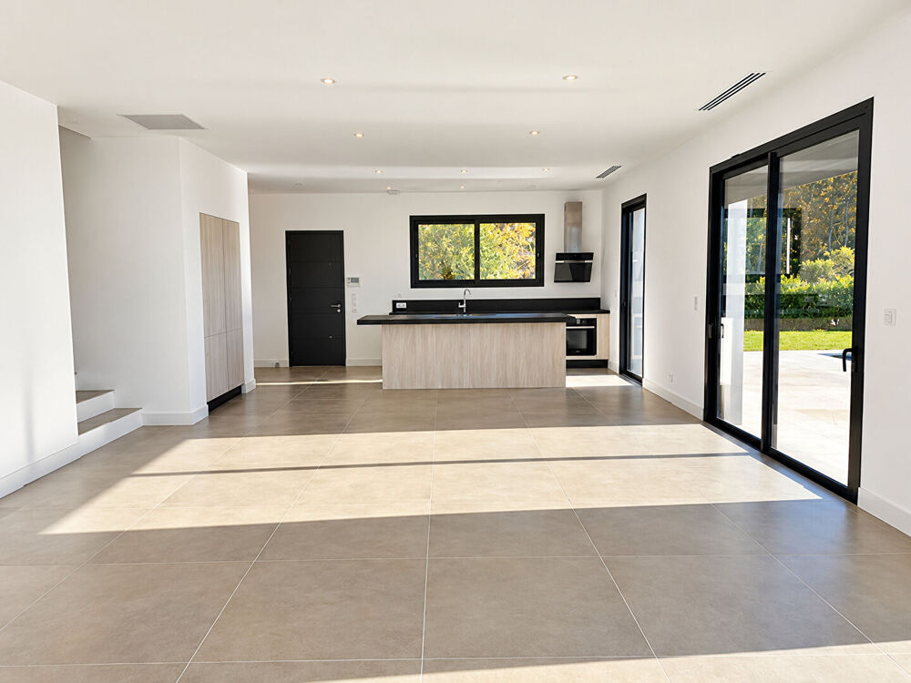 Location Maison LA BERGERIE  VILLA 160M²  PISCINE IBS TGV Les milles