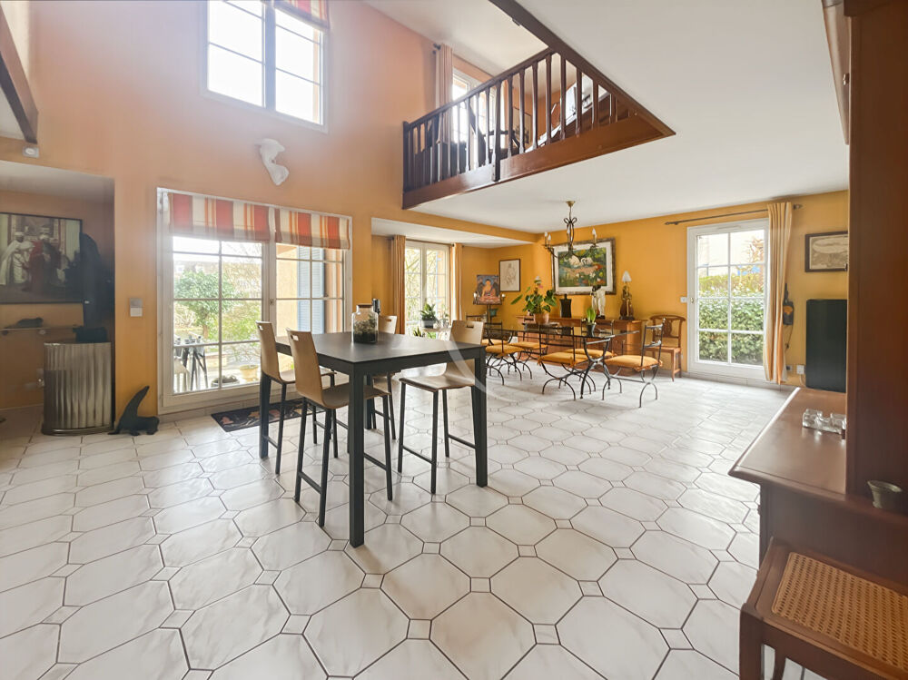 Maison d'exception 214m² 5 ch Ponton privé Port Cergy