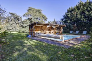  Maison  vendre 8 pices 248 m