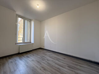  Appartement à louer 4 pièces 105 m²