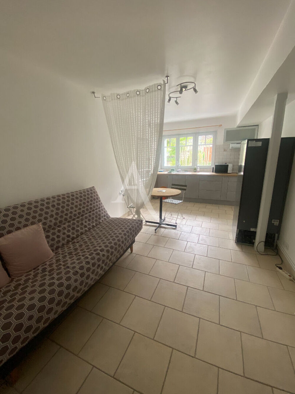 Location Appartement Appartement Veuzain Sur Loire studio meublé 22.69 m2 Veuzain sur loire