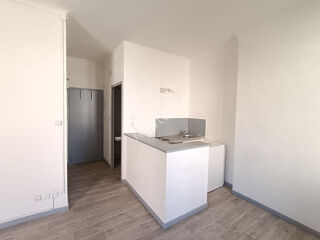  Immeuble  vendre 15 + pices 380 m