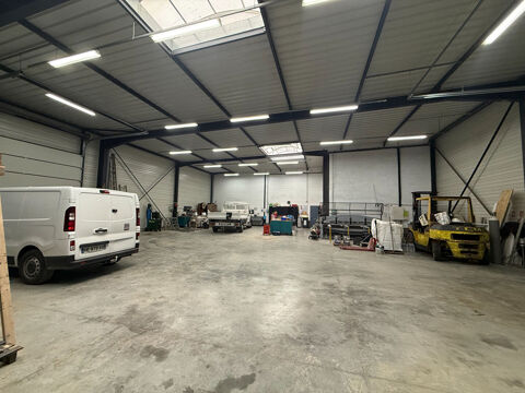 Local d'activit&eacute; Glaire 5 pi&egrave;ces 680 m2 420000 08200 Glaire