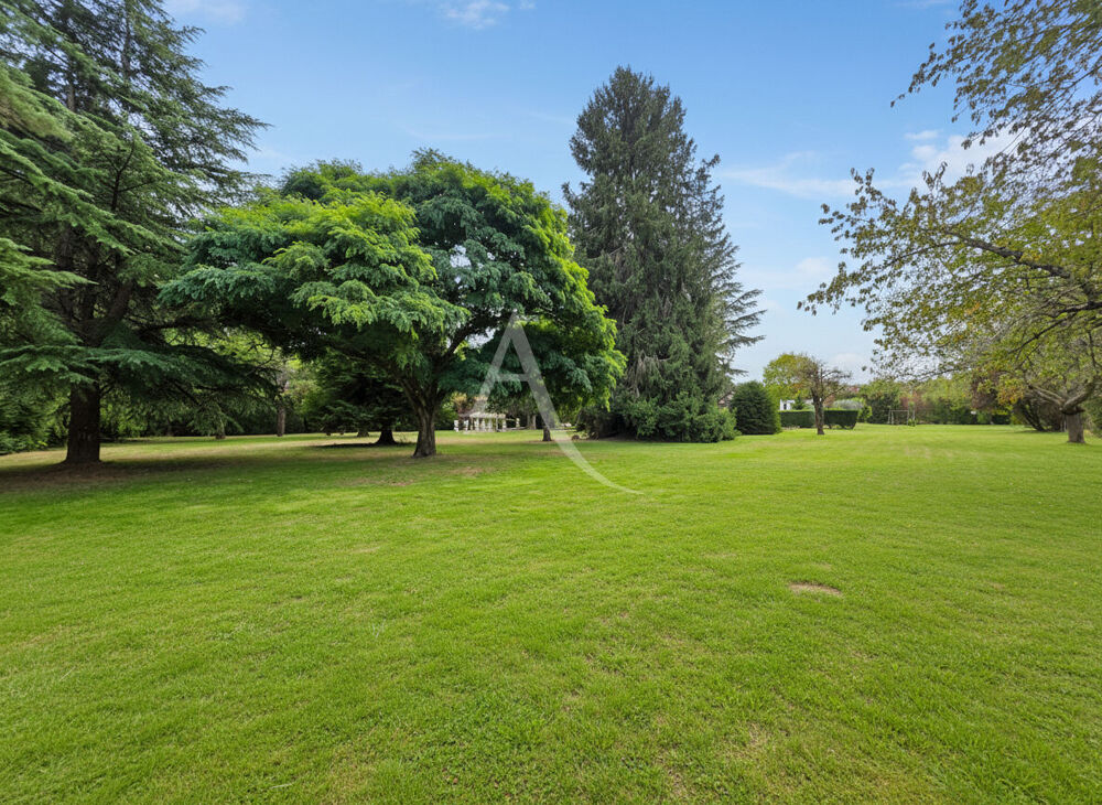 Vente Villa Demeure de prestige avec piscine et accès au Grand Morin à Villiers-sur-Morin Villiers sur morin