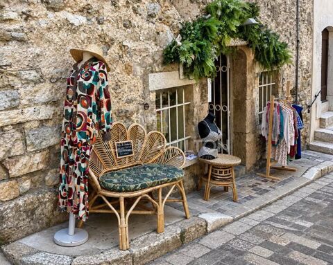 Local et fonds de commerce 125000 06560 Valbonne