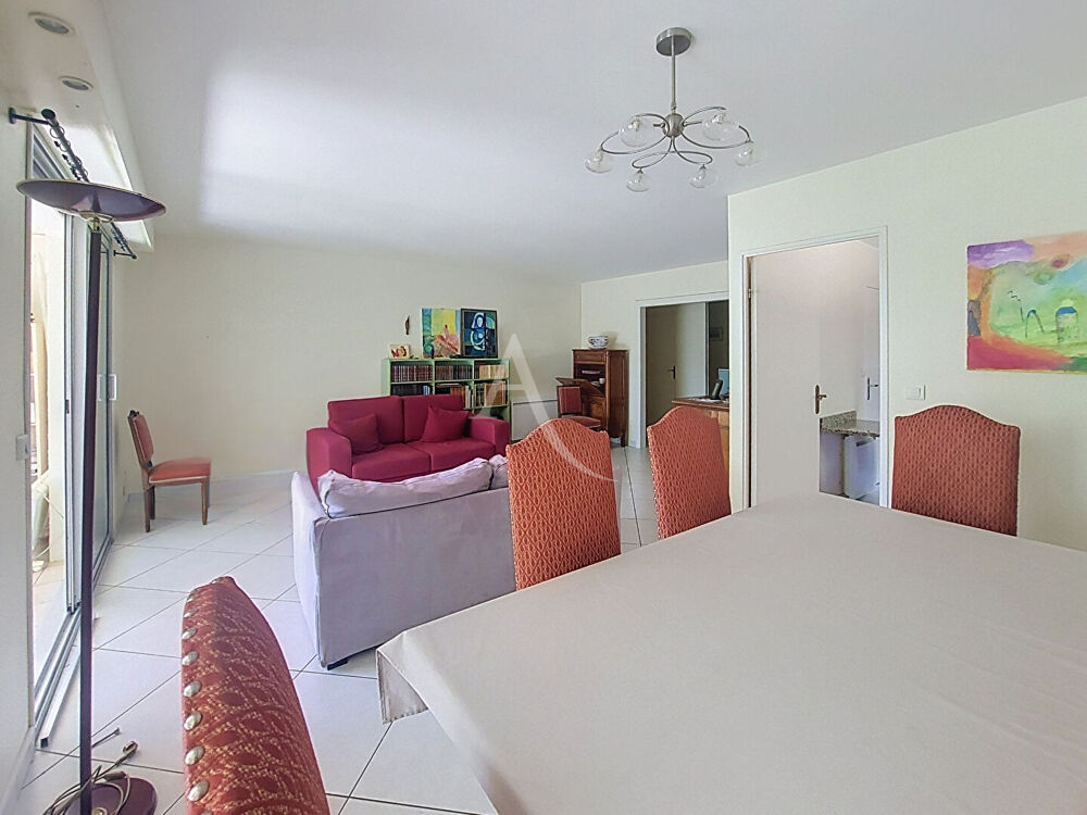 Appartement T3 avec jardin privatif, garage et cave . Proche du Parc de Moine