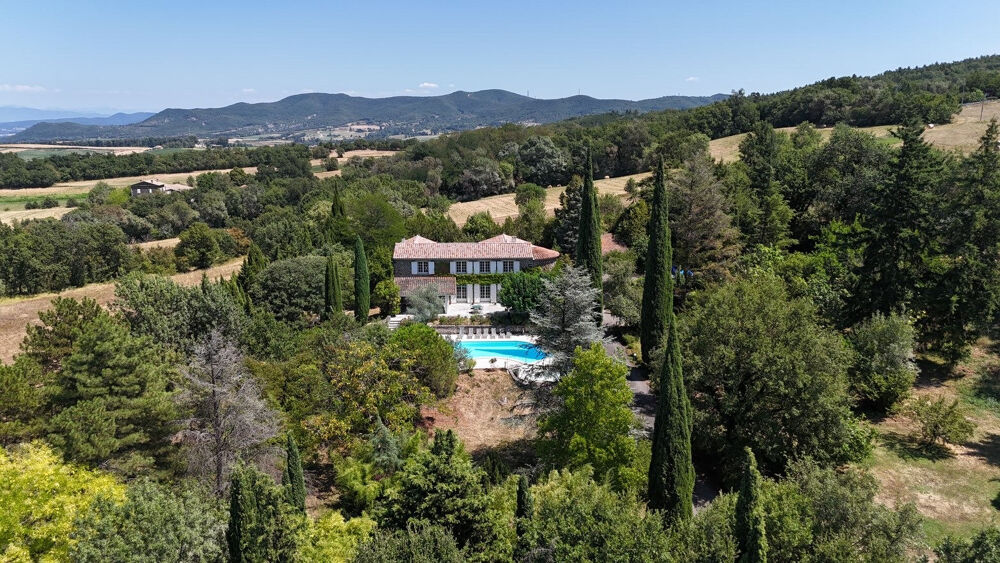 Aux portes de la Drôme : propriété de caractère avec tour, parc de 7 422 m² et piscine à débordement