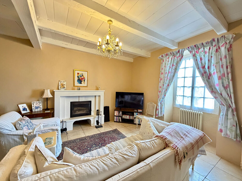 Superbe maison de maître rénovée de 4 chambres avec jardins paysagers, dépendances et maison du XVIIIe siècle à rénover