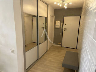  Appartement à louer 4 pièces 75 m²