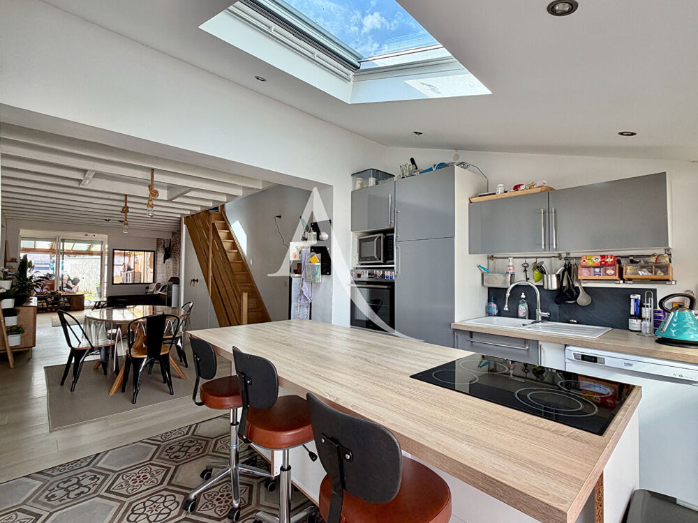 PALAVAS-LES-FLOTS - RIVE DROITE - MAISON - VUE ÉTANG - 87 M² - UNE PARCELLE DE 204 M² - UNE CHAMBRE - UN COIN NUIT OU BUREAU -