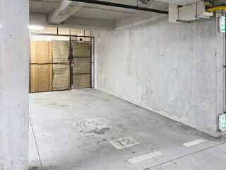  Parking / Garage � vendre 12 m�