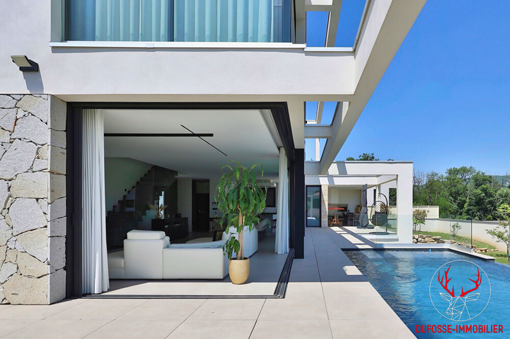 Maison contemporaine avec vue panoramique