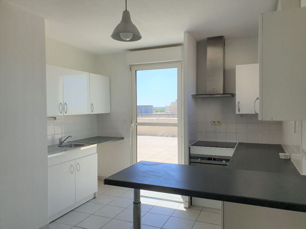 Location Appartement NIMES SUD JEAN JAURES PROCHE AXE ROUTIER BEAU P3 82 M2 DERNIER ÉTAGE - GARAGE ET CLIM Nimes
