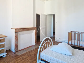  Appartement à louer 4 pièces 122 m²