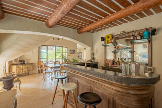  Maison à louer 8 pièces 353 m²