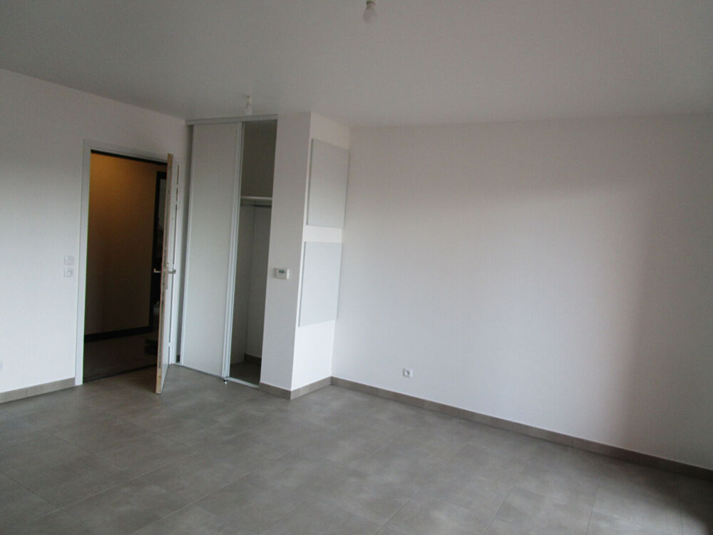 T2 44.09m²+ Balcon 7.54m²+1 pkg s/s