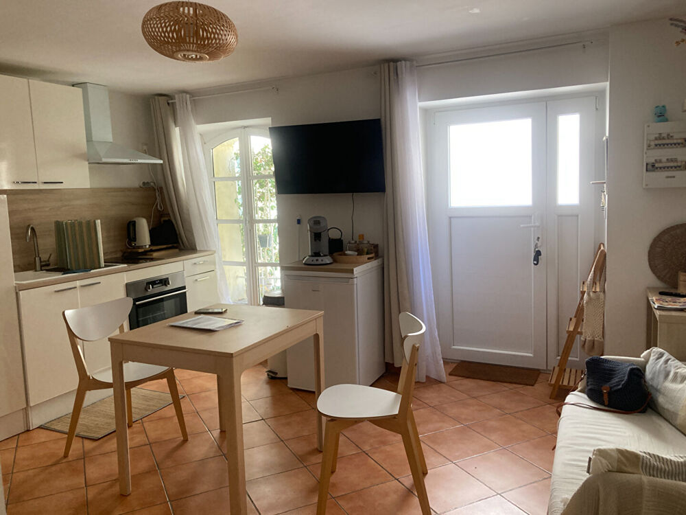 Location Appartement Charmant appartement T1 meublé à louer Port de Saint Chamas Saint chamas