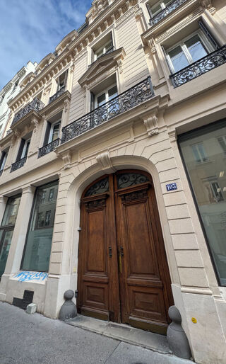  Appartement à louer 4 pièces 99 m²