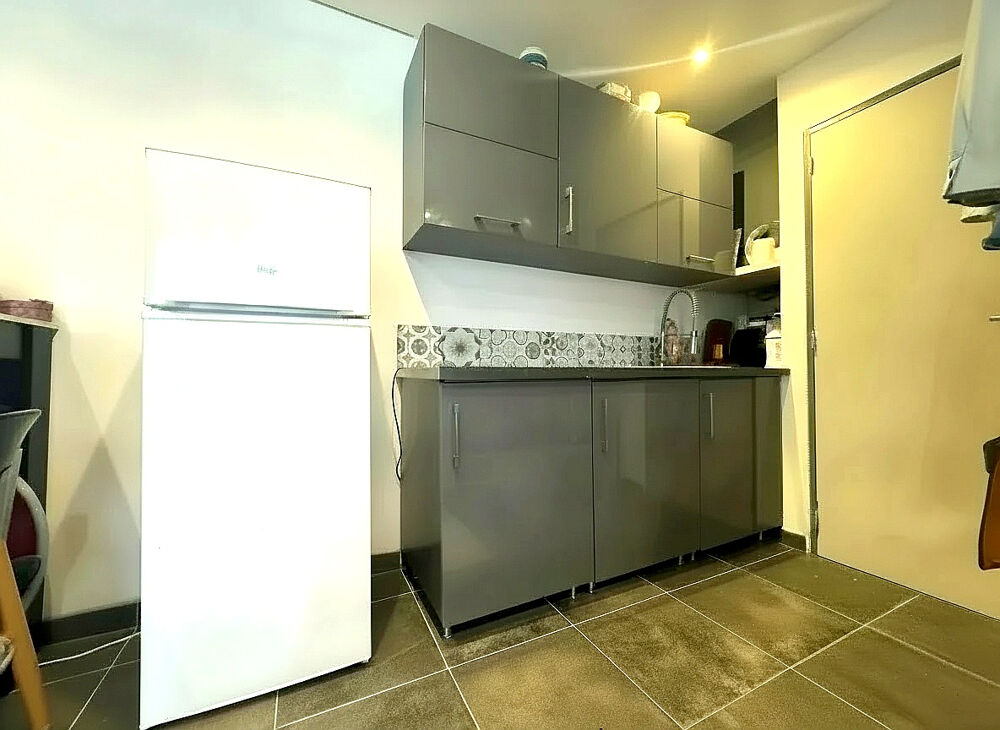 Appartement Saint Aygulf 1 pièce(s) 28 m2 + local commercial 10m²