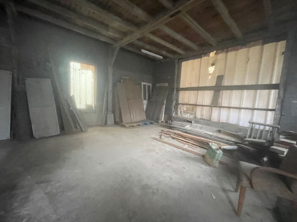 Vente Terrain Hangars + garages + terrain de 883 m² à Ploërmel (56800) Ploermel