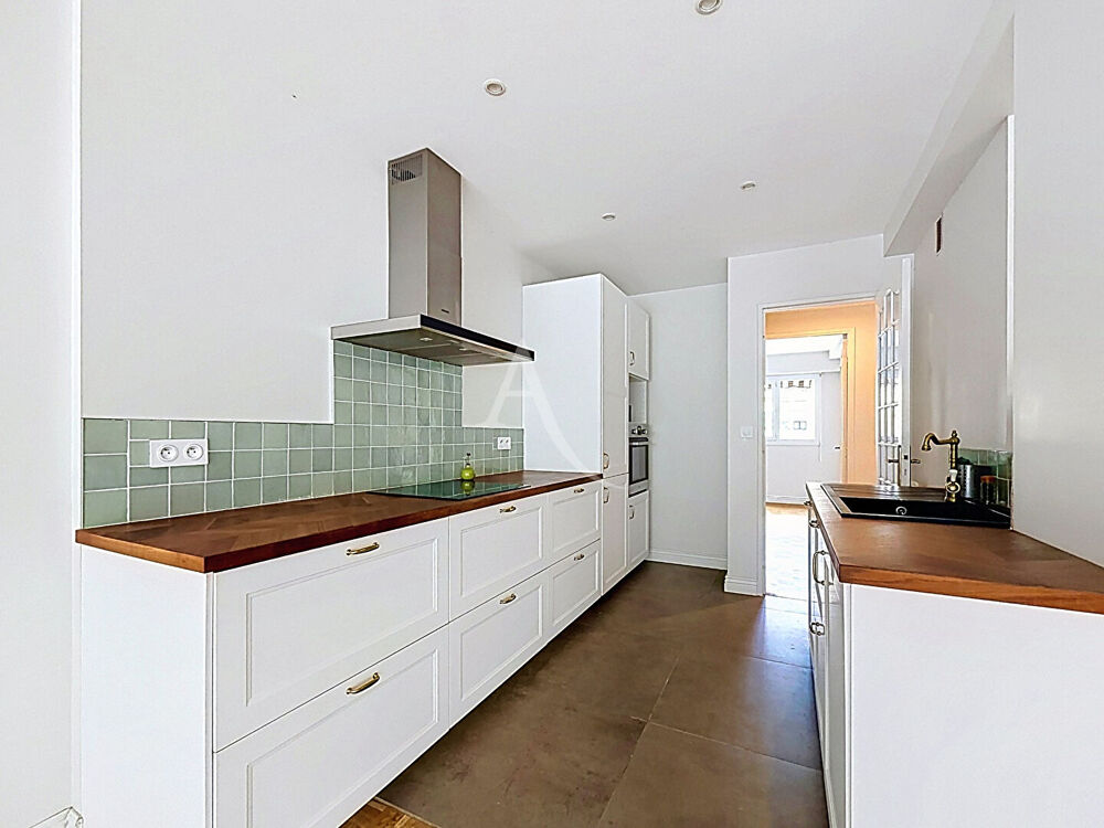 Vente Appartement PAU T3 TRAVERSANT CENTRE VILLE AVEC 2 BALCONS, GARAGE ET CAVE Pau