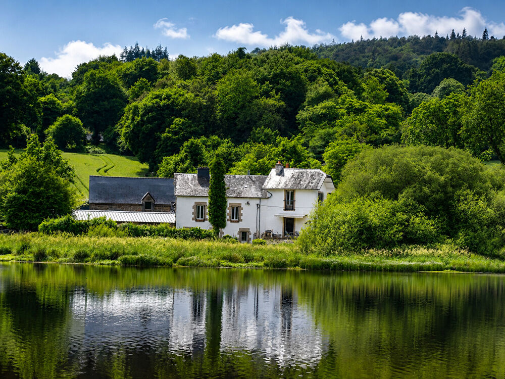 Vente Maison MORBIHAN. Superbe maison au bord de l'eau offrant une vue panoramique sur le Blavet, près de Mur-de-Bretagne Saint aignan