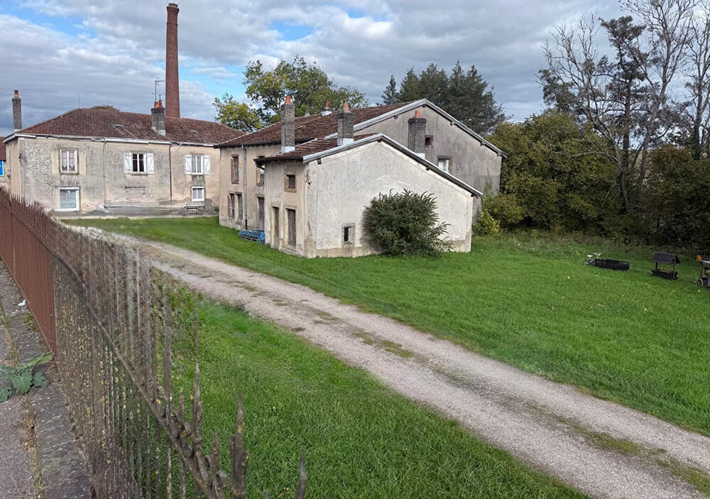 Vente Immeuble Immeuble  15 pièce(s) 700 m2 Poussay