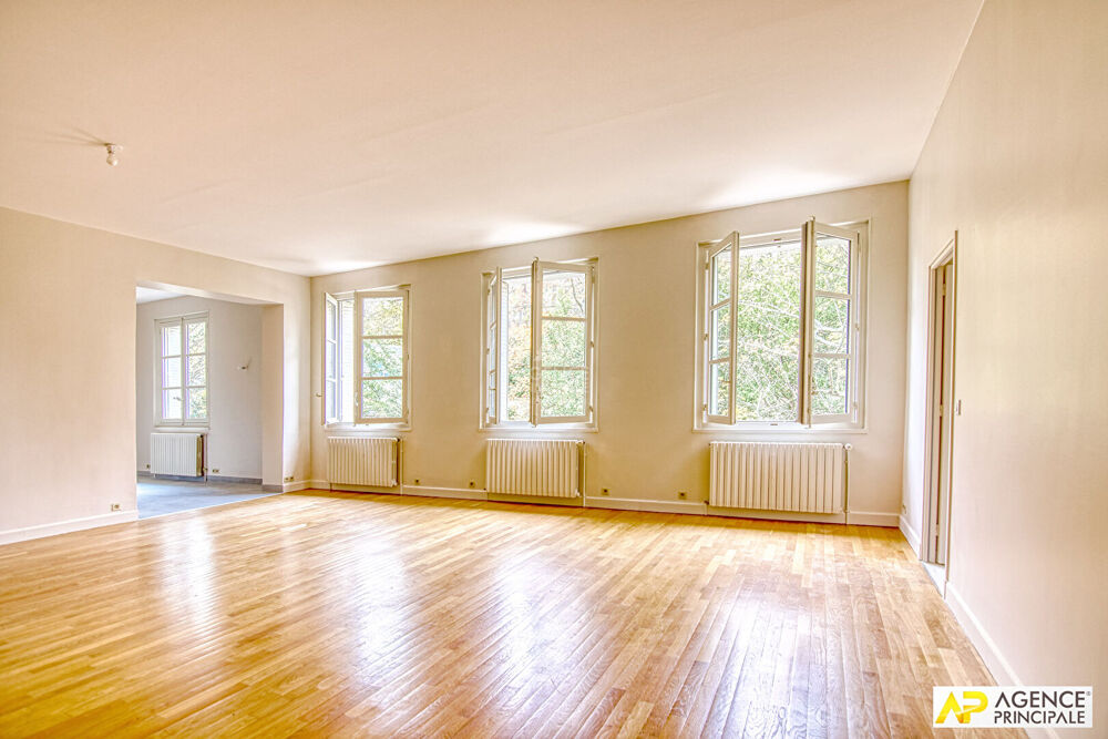 Vente Appartement Versailles Glatigny Appartement d'exception duplex 6 pièces  155.44 m² carrez situé au 1er et dernier étage d'une propriété divi Versailles
