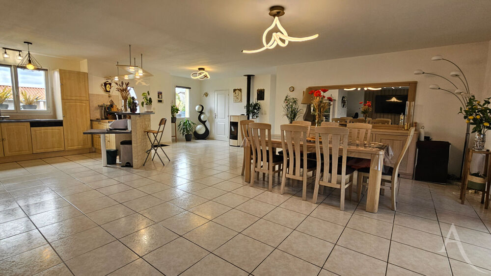 Maison 4 pièces 127 m² · à Saint Etienne du Bois · 127 m² · 269 900 €