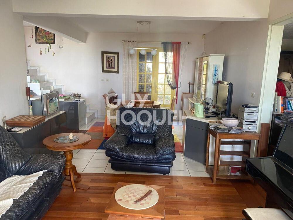 Vente Maison Havre de paix à mi-pente à La Possession, avec vue exceptionnelle sur le port et l'océan La possession