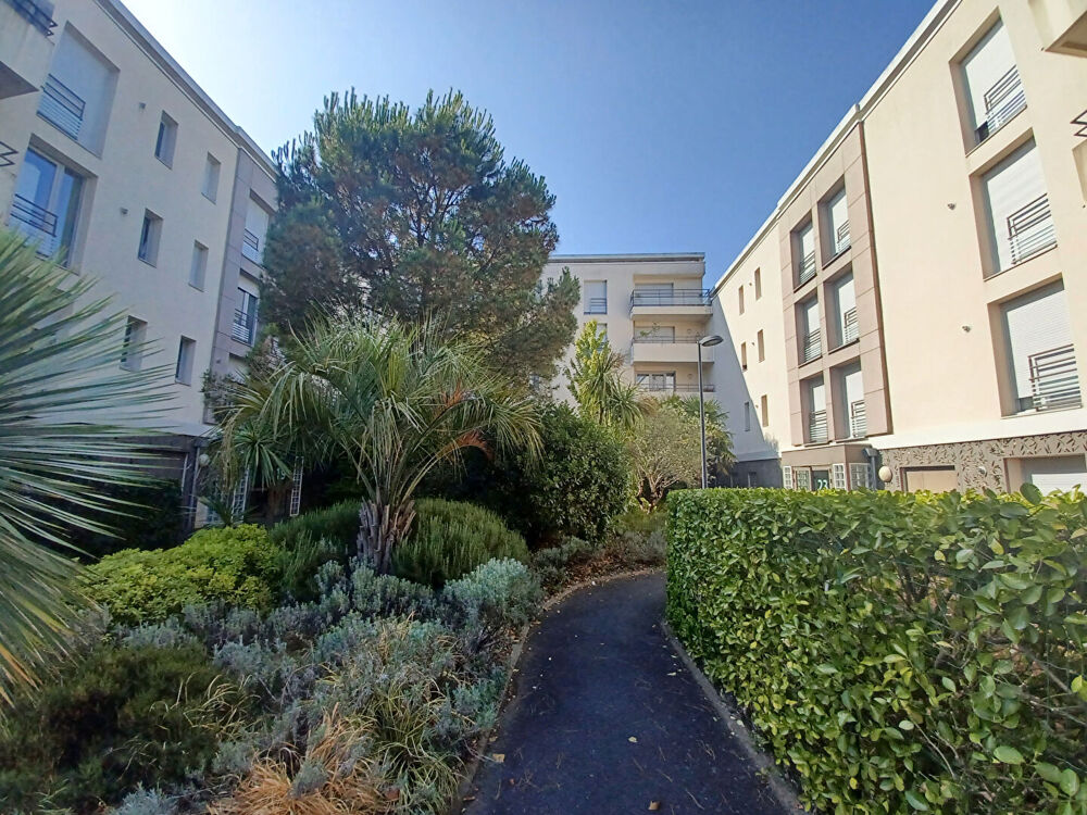 Appartement Saint Sébastien Sur Loire 2 pièces - avec balcon et parking privatif