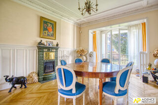  Maison � vendre 9 pi�ces 320 m�
