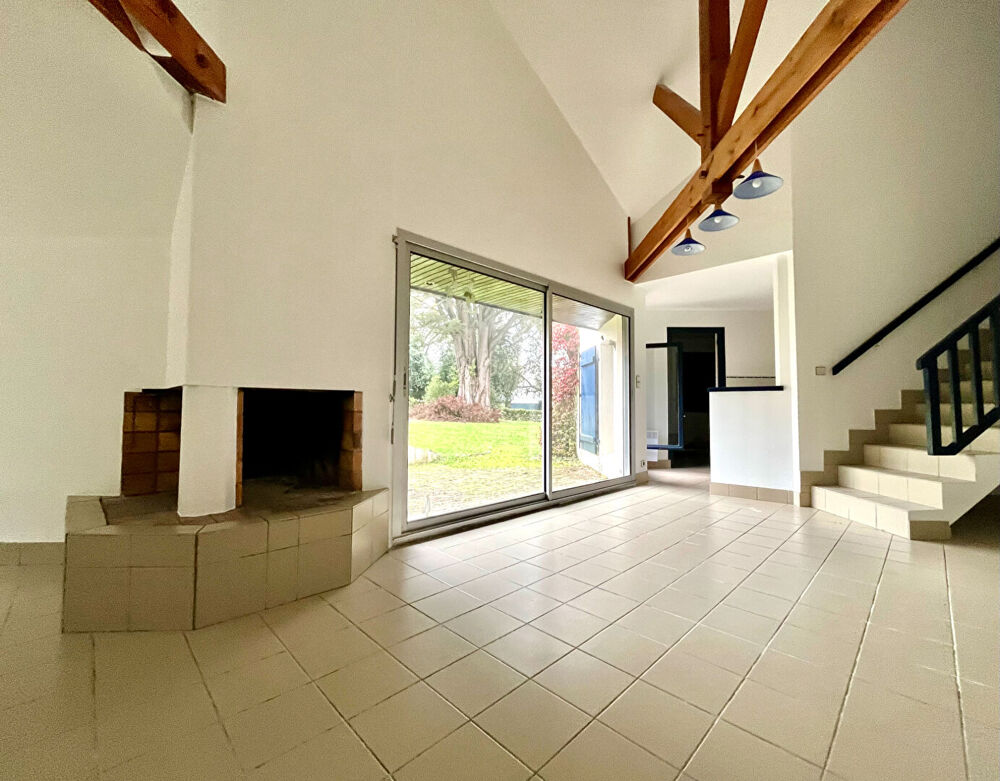 A vendre à Baden secteur Guern Maison d'Architecte à 2 minutes à pied du Golfe 5 chambres vie de plain pied terrain divisible