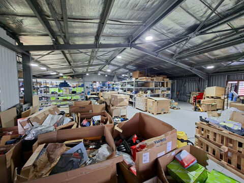   Local Commercial d'Exception 292 m² ? Zone d'Activité de Dillon (97200) 