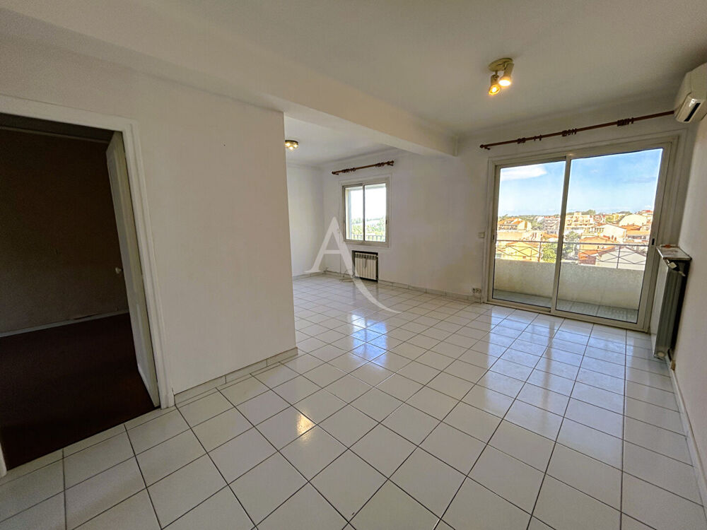 Vente Appartement Bel appartement  3 pièces, balcon loggia et cave secteur Cours Palmarole Perpignan