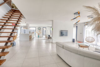 Maison à vendre 6 pièces 229 m²