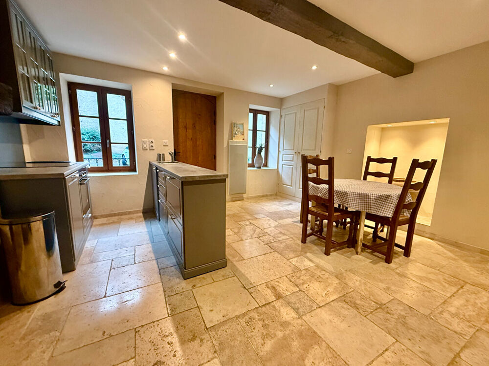 LOT-Puy-l'Évêque-Maison de village restaurée avec 3 chambres et un studio à rénover