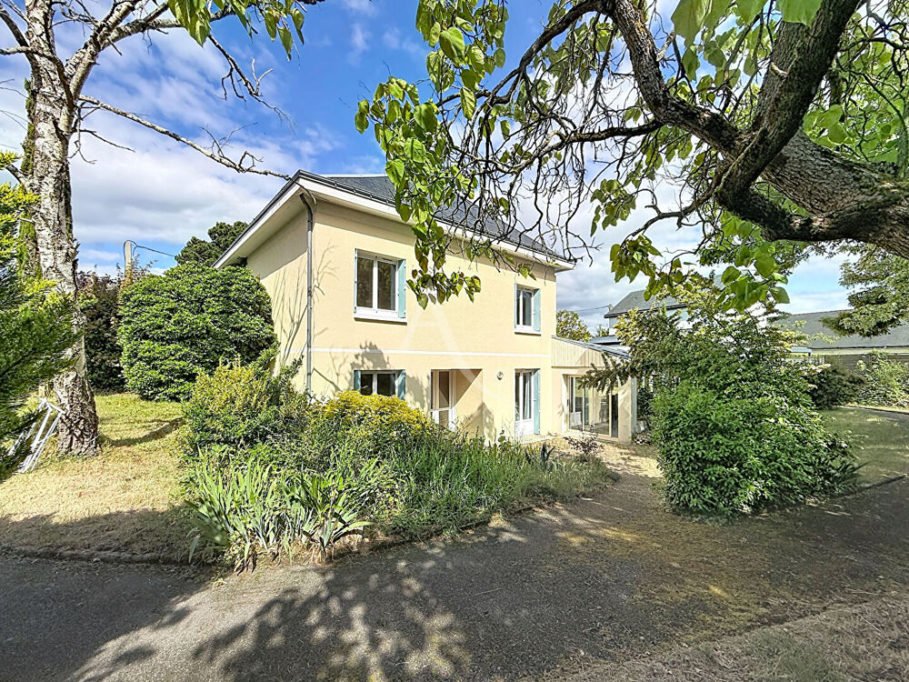 Maison Saint Sylvain D'Anjou - 6 pièces - 209 m2