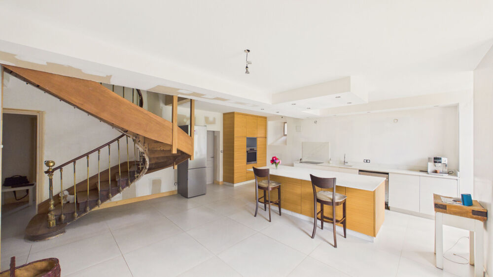 Élégante maison de maître avec de vastes dépendances et 5 642 m² de jardins