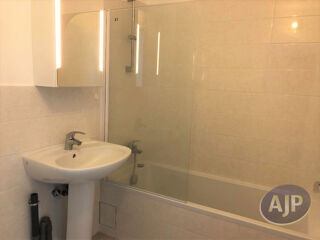  Appartement à louer 4 pièces 90 m²