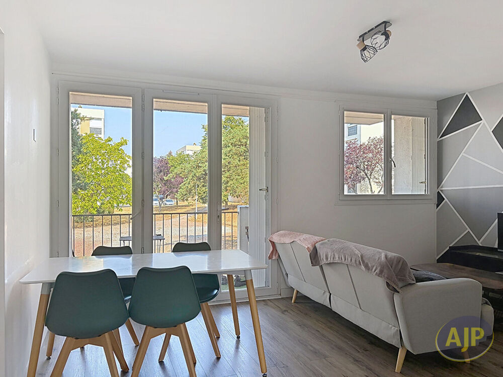Appartement T4 avec balcon - Proche centre-ville de Cholet