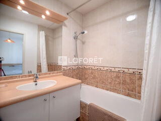  Appartement à louer 2 pièces 53 m²