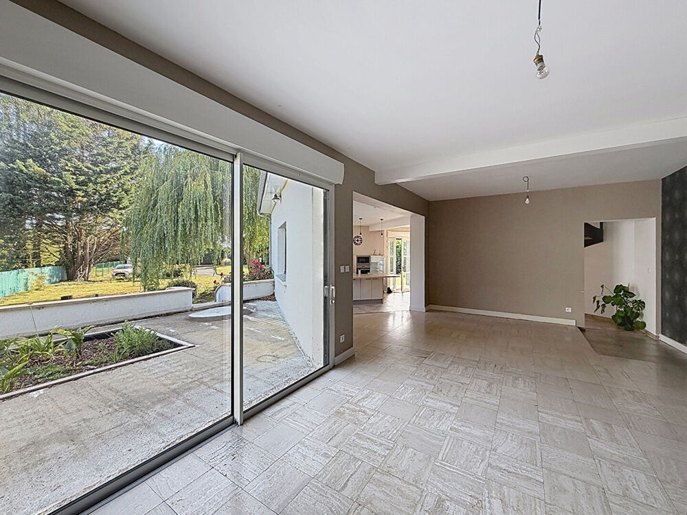 EXCLUSIVITE - OUISTREHAM - Maison avec 5 chambres et grand terrain