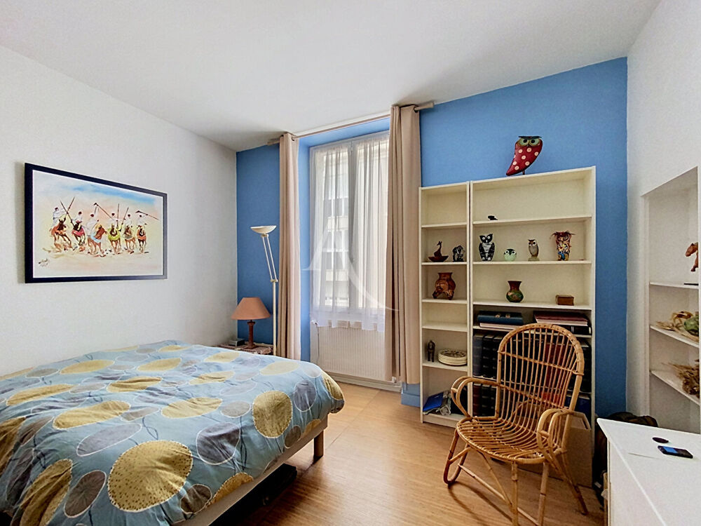 Maison ancienne pleine de charme 4 chambres, Place de la Visitation