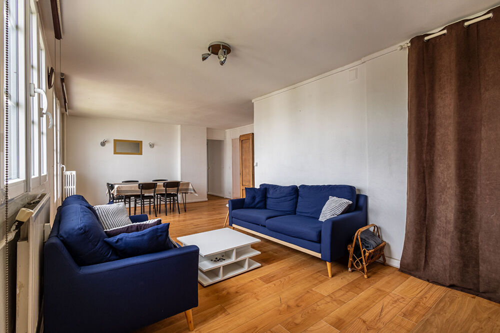 Vente Appartement APPARTEMENT T4 DE 93M² + PARKING + CAVE - LILLE GRAND PALAIS Lille