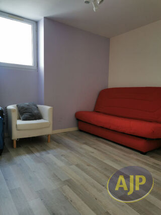  Appartement à louer 3 pièces 76 m²