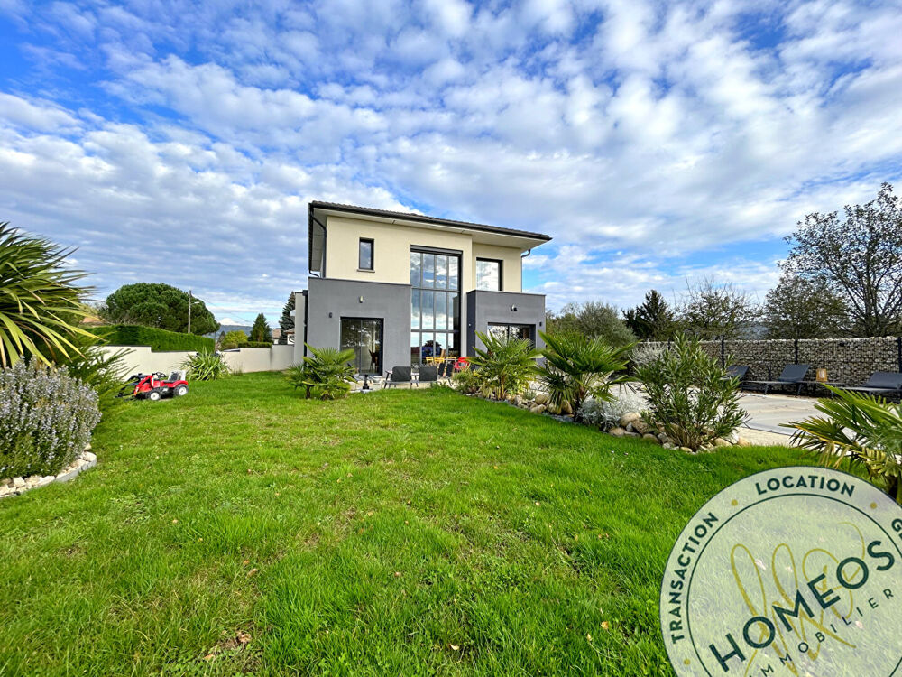 Location Maison Maison Tossiat 6 pièce(s) 157 m2 Tossiat
