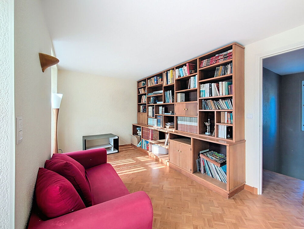 Vente Maison LE POIRE-SUR-VIE - maison de ville 6 chambres Le poiré sur vie